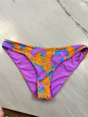Vetchy Luguna size large bikini bottom